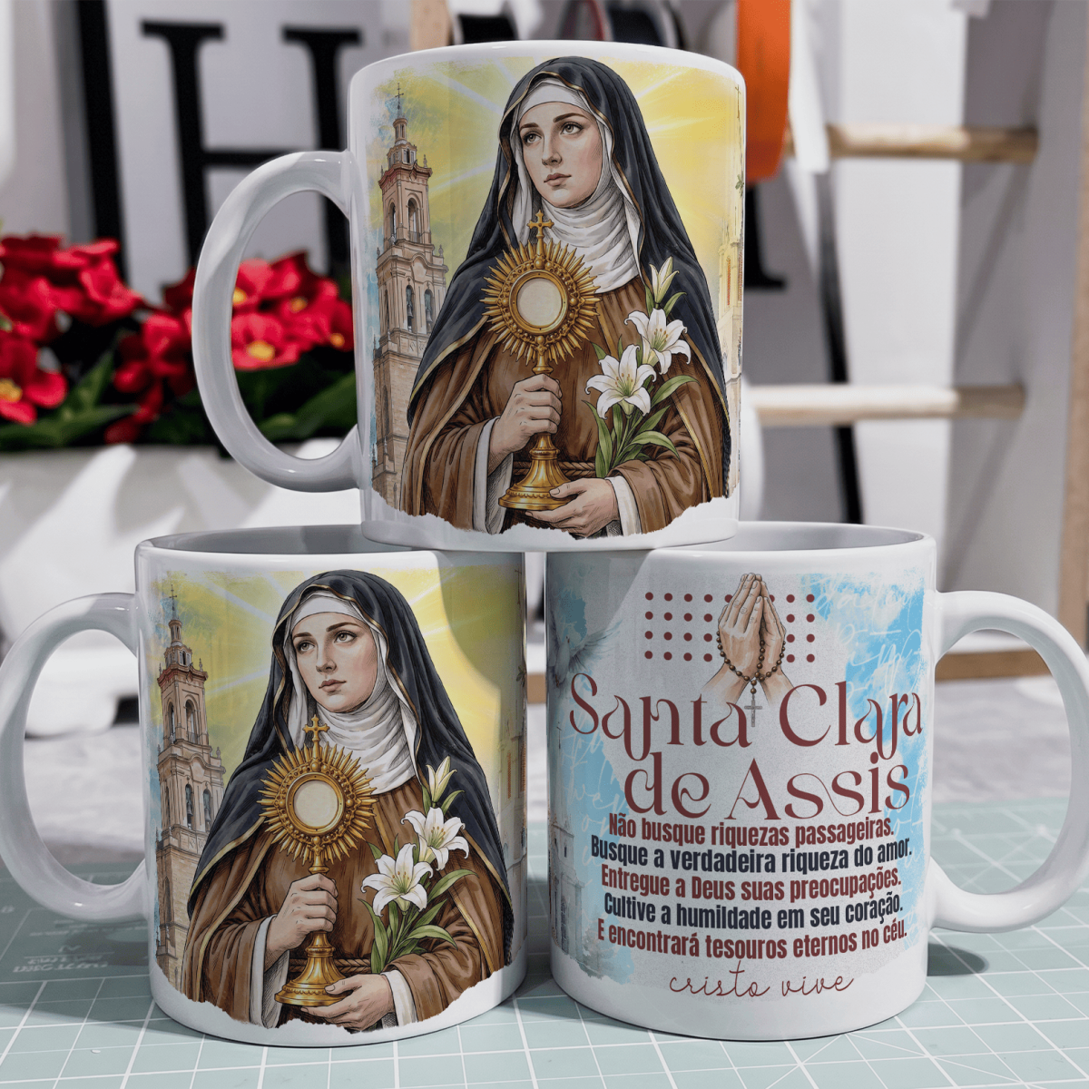 Nome do produto: Caneca - Santos Católico - Santa clara de Assis