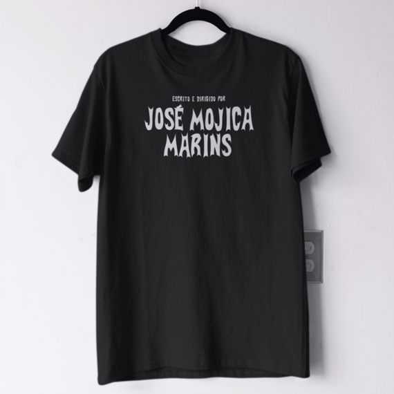 Escrito e dirigido por José Mojica Marins / Zé do Caixão