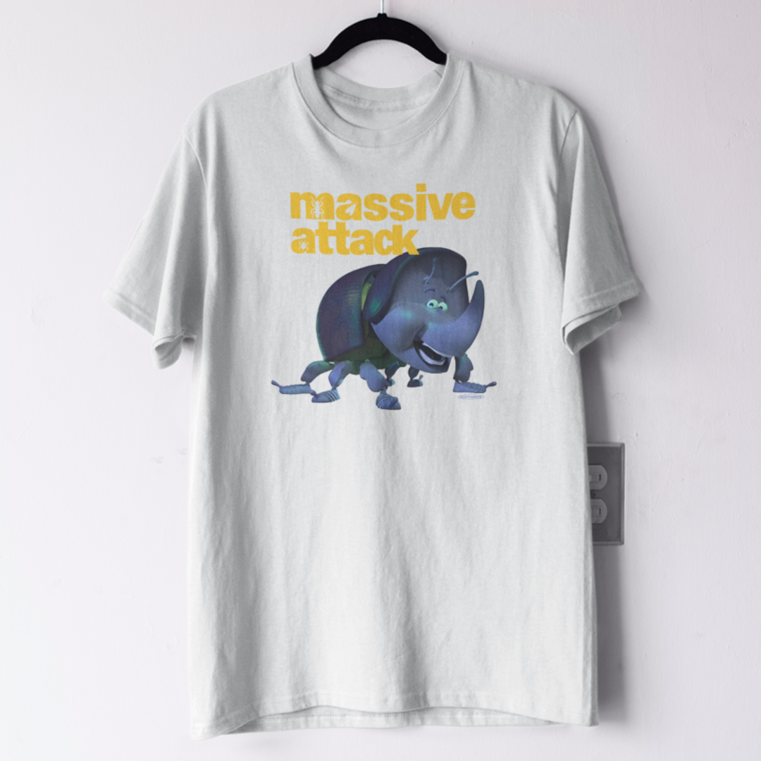 T-Shirt Quality Massive Attack / Mezzanine em Flutuante