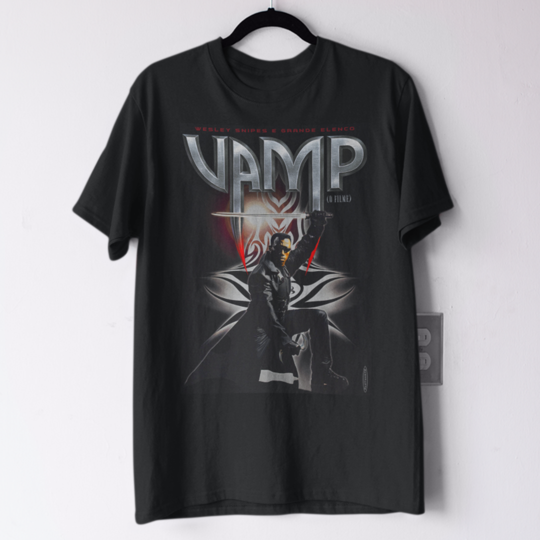 T-Shirt Classic Vamp / Blade em Flutuante