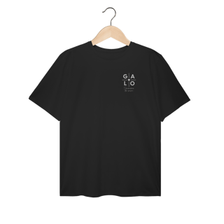 T-Shirt Plus Size Galo Sinônimo de Raça (Versão Bolso)