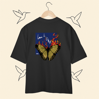 Nome do produto Oversized Maroon 5 Love Is Like