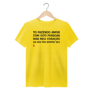 Camiseta To Fazendo Amor com Oito Pessoas - Estonada