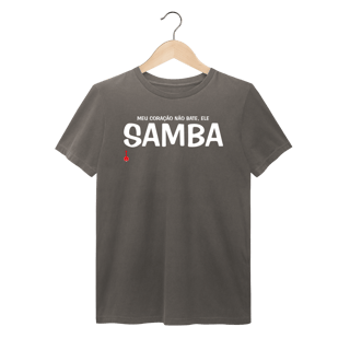 Nome do produto Camiseta Meu Coração Não Bate, Ele Samba - Estonada