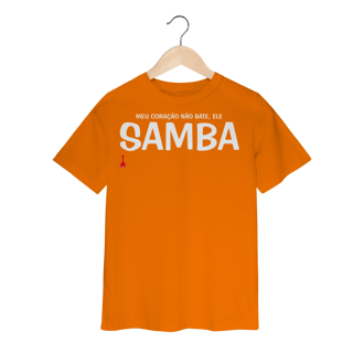 Nome do produto Camiseta Infantil Meu Coração Não Bate, Ele Samba