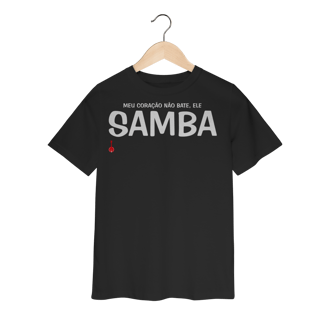 Nome do produto Camiseta Infantil Meu Coração Não Bate, Ele Samba