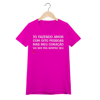 Nome do produto Camiseta Feminina Baby Look To Fazendo Amor com Oito Pessoas