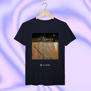 Nome do produtoCamiseta “O Tapeceiro” — Coleção Stênio Marcius