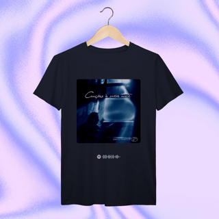 Nome do produtoCamiseta “Canções à Meia-Noite” — Coleção Stênio Marcius