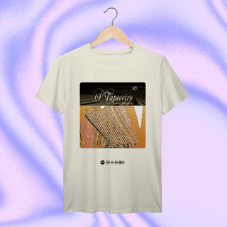 Nome do produtoCamiseta “O Tapeceiro” — Coleção Stênio Marcius