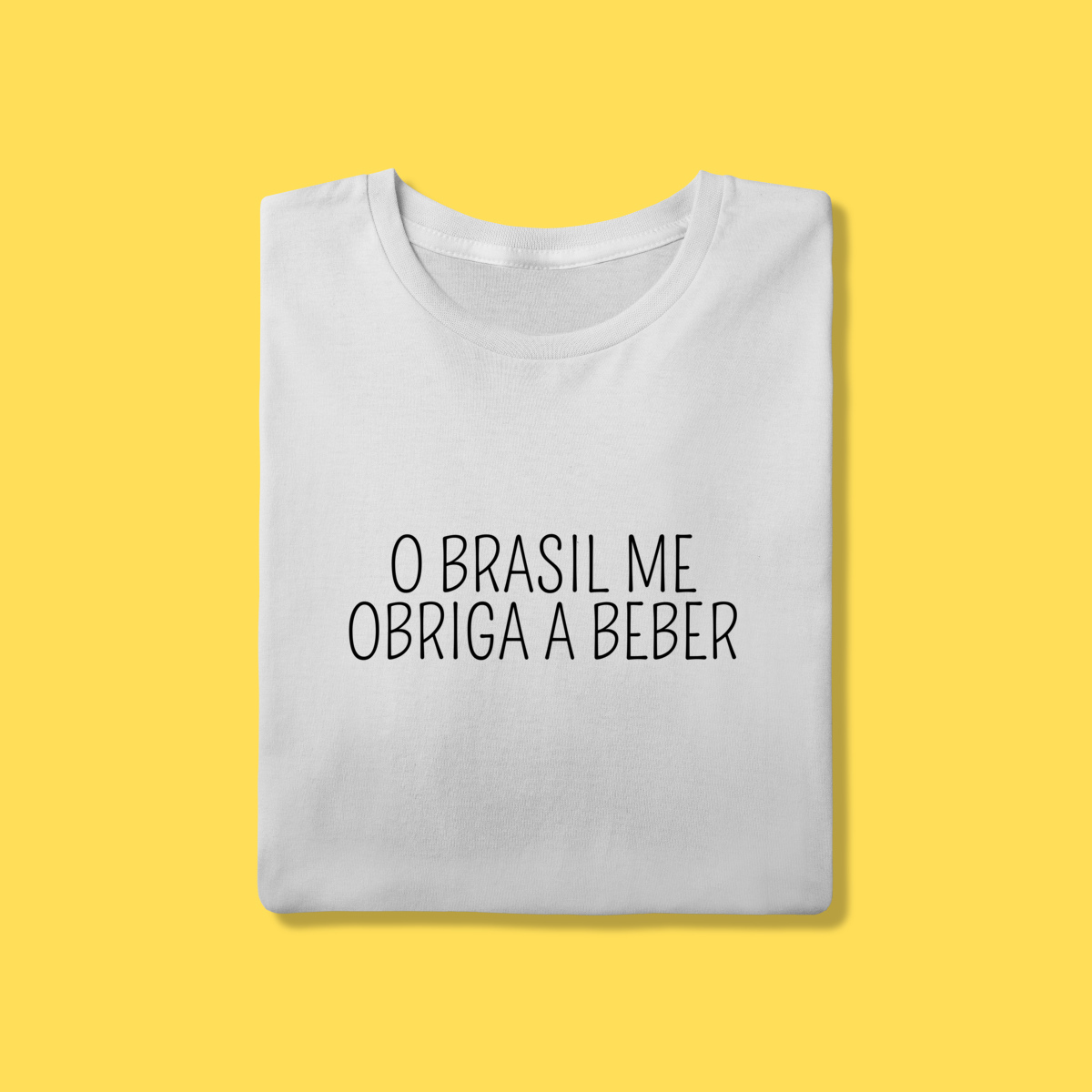 Nome do produto: Camiseta O Brasil me obriga a beber