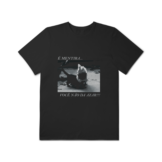 Camiseta Plus Size 'gato preto não da azar!'