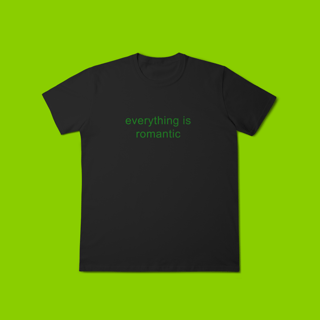 Nome do produto Camiseta 'everything is romantic' (Charli XCX)