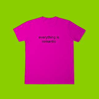 Nome do produto Camiseta 'everything is romantic' (Charli XCX)