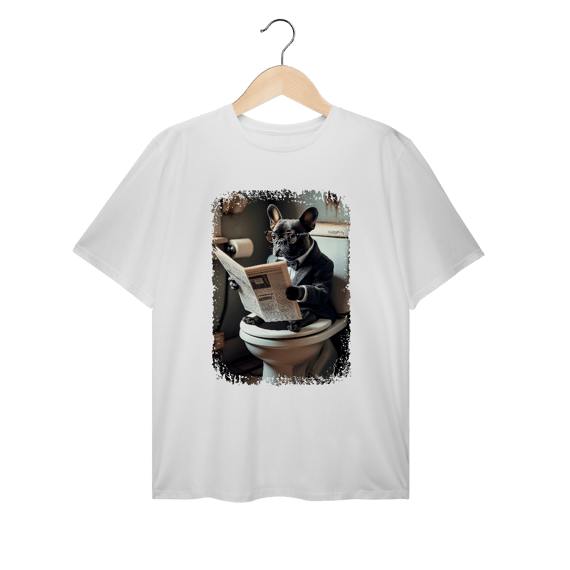 Camiseta Plus Size Bulldog Francês no Trono Lendo Jornal