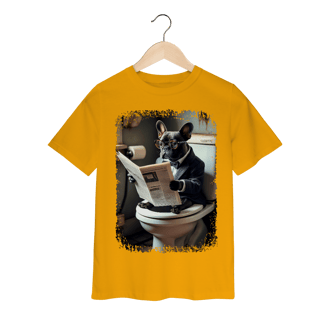 Nome do produto Camiseta Infantil Bulldog Francês no Trono Lendo Jornal