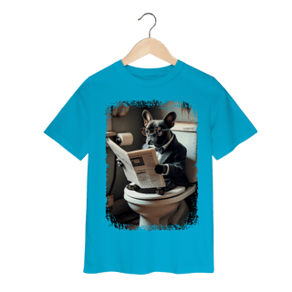 Nome do produto Camiseta Infantil Bulldog Francês no Trono Lendo Jornal