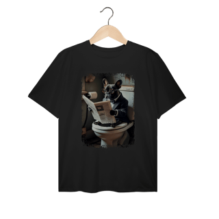 Nome do produto Camiseta Plus Size Bulldog Francês no Trono Lendo Jornal