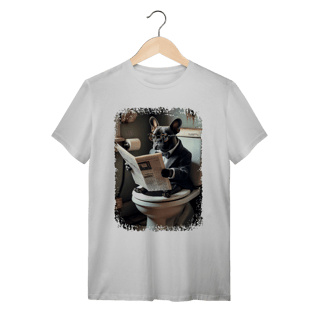 Nome do produto Camiseta Bulldog Francês no Trono Lendo Jornal