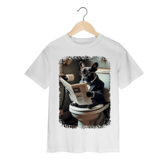 Nome do produto Camiseta Infantil Bulldog Francês no Trono Lendo Jornal