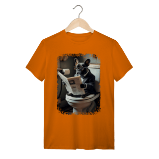 Nome do produto Camiseta Bulldog Francês no Trono Lendo Jornal