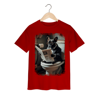 Nome do produto Camiseta Infantil Bulldog Francês no Trono Lendo Jornal