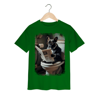 Nome do produto Camiseta Infantil Bulldog Francês no Trono Lendo Jornal