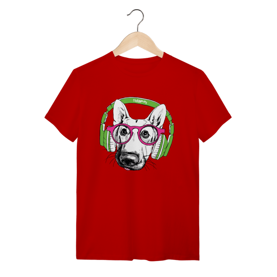 Camiseta Pastor Alemão de Óculos e Fone de Ouvido