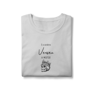 Nome do produto Camiseta - E o Cordeiro Venceu a Morte (Feminina)