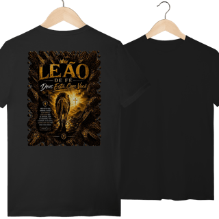 Nome do produto Camiseta Leão de Fé – Deus Está Com Você | Josué 1:9