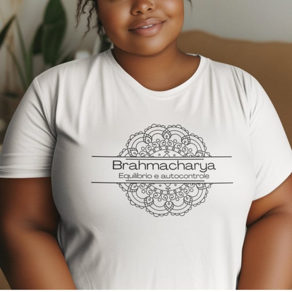 Camiseta Yoga Plus Size Brahmacharya, Foque no Essencial
