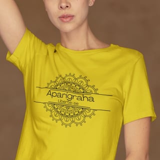 Nome do produto Camiseta Yoga Tradicional Aparigraha, Liberte o que Não te Serve