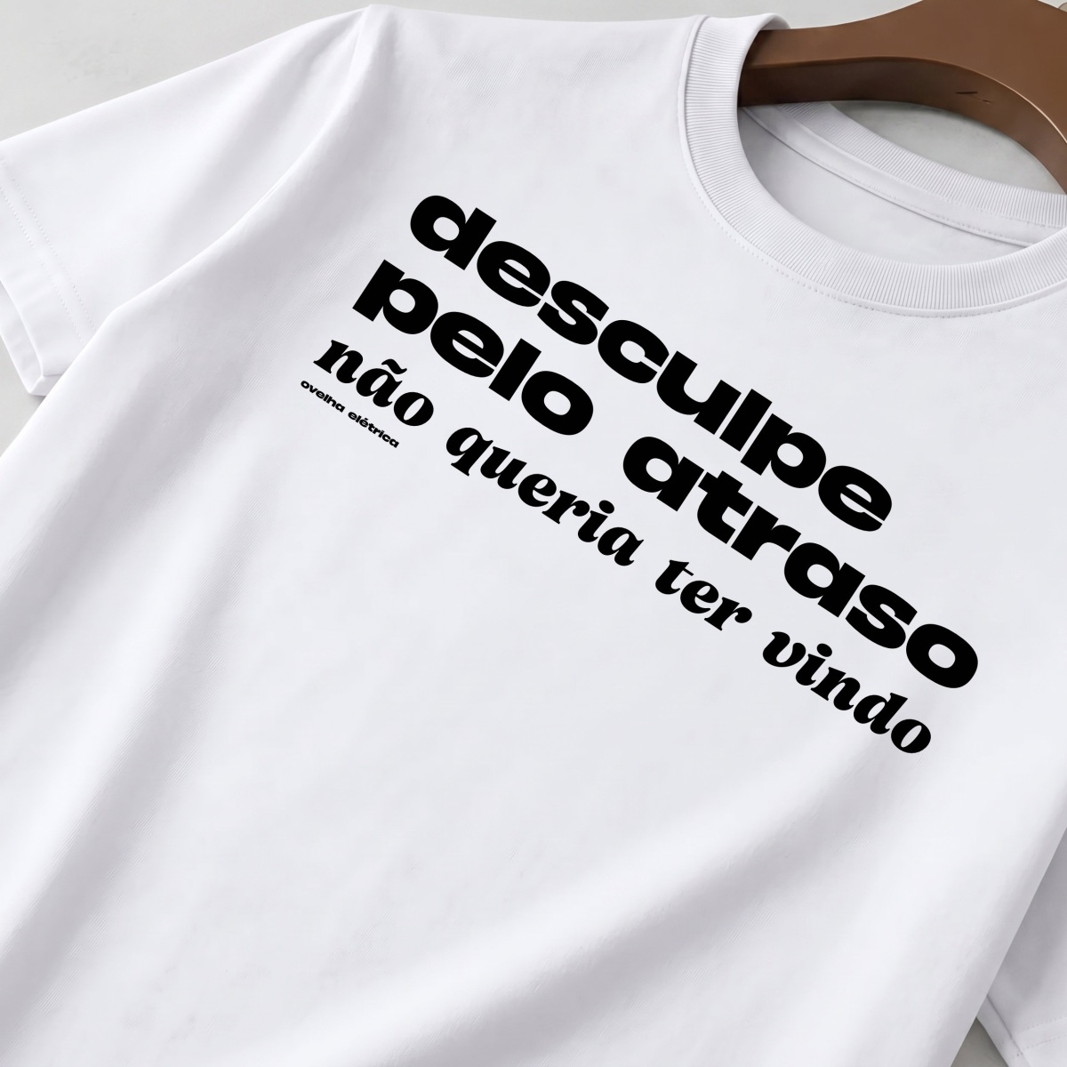 Camiseta Atraso Branca