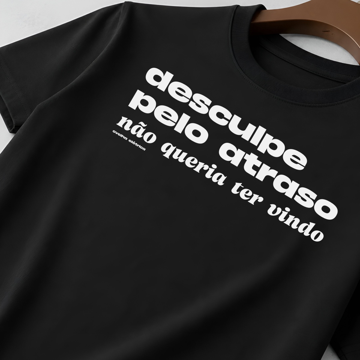 Camiseta Atraso Preta