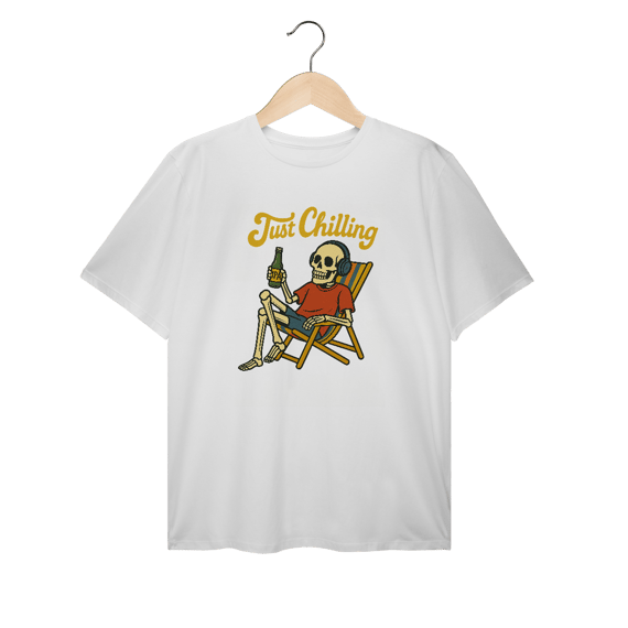 Camiseta Plus Size Caveira Just Chilling - Modelo 1