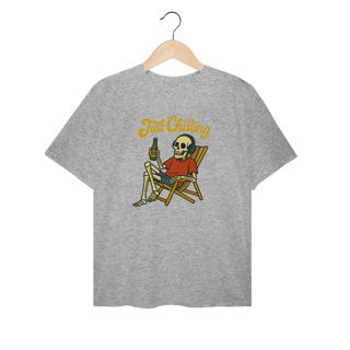 Nome do produto Camiseta Plus Size Caveira Just Chilling - Modelo 1