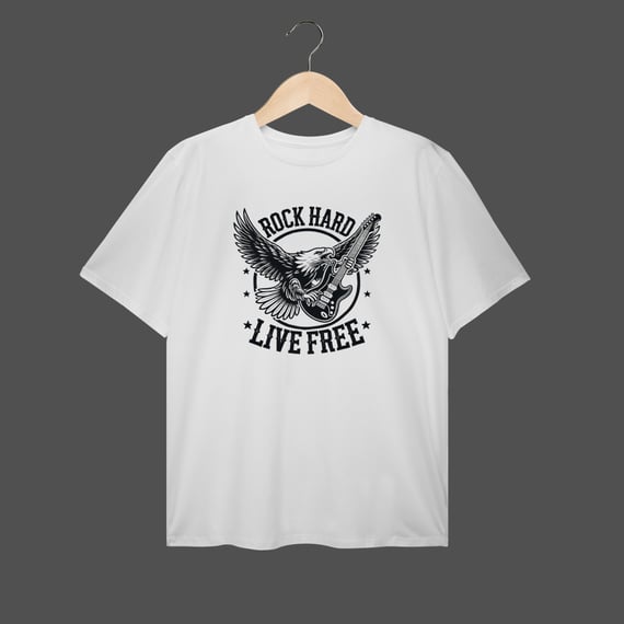 Camiseta Plus Size | Rock Hard - Live Free