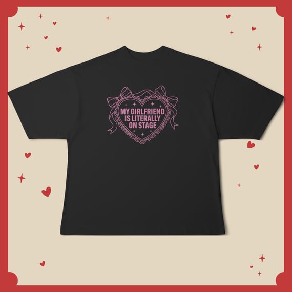 Camiseta Oversized Girlfriend On Stage