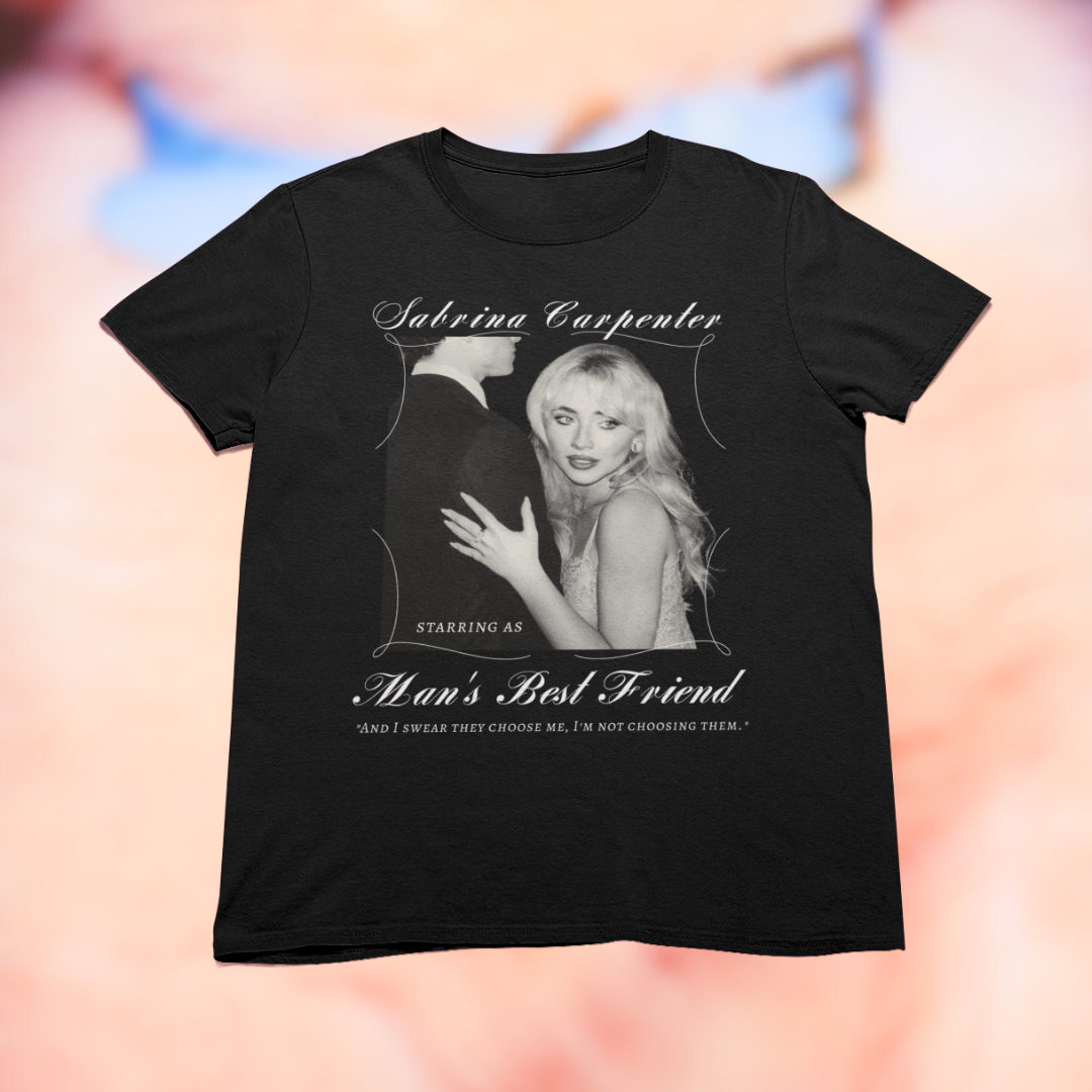 Nome do produto: Camiseta - Mans Best Friend bw - Sabrina Carpenter