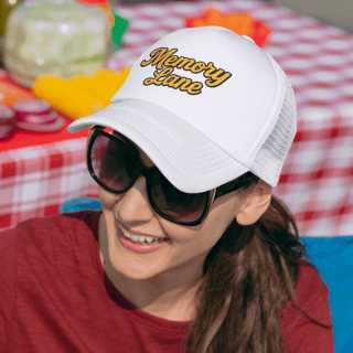 Nome do produto Boné Trucker Memory Lane – Edição Retrô Mostarda