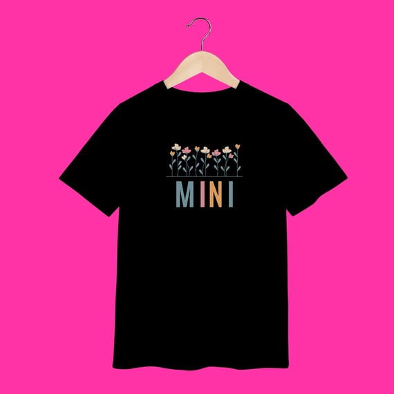 Camiseta MINI com Flores (2 a 8 anos)