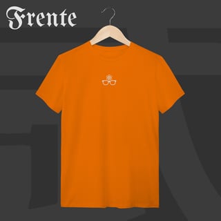 Nome do produto Camiseta T-Shirt - Ninguém vence uma pessoa feliz | Arte nas costas