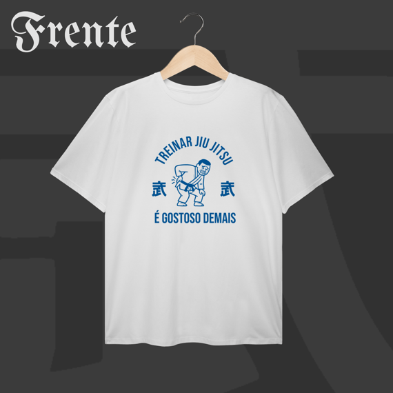 Camiseta Plus Size - Treinar jiujitsu é gostoso demais | Arte no peito