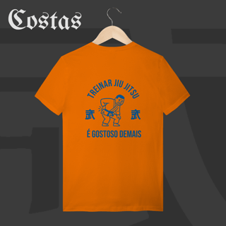 Nome do produto Camiseta T-shirt - Treinar jiujitsu é gostoso demais | Arte nas costas