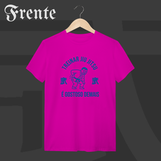 Nome do produto Camiseta T-shirt - Treinar jiujitsu é gostoso demais | Arte no peito