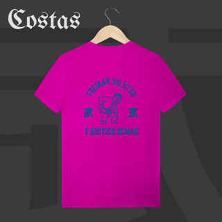 Nome do produto Camiseta T-shirt - Treinar jiujitsu é gostoso demais | Arte nas costas