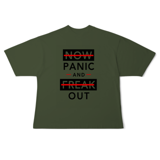 Nome do produto Camisa Oversized Now Panic and Freak Out