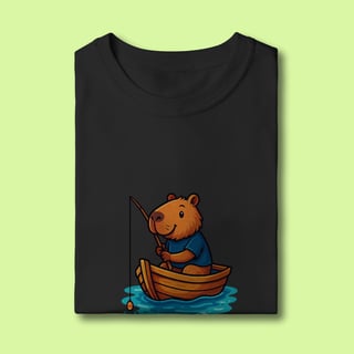 Nome do produto Camiseta Infantil Capivara Pescando – 100% Algodão | Estampa Colorida e Divertida