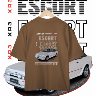 Nome do produto Camiseta Oversized - Escort de Revista - STT015