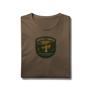 Nome do produto Camiseta Masculina Cascata do Caracol | Serra Gaúcha Premium